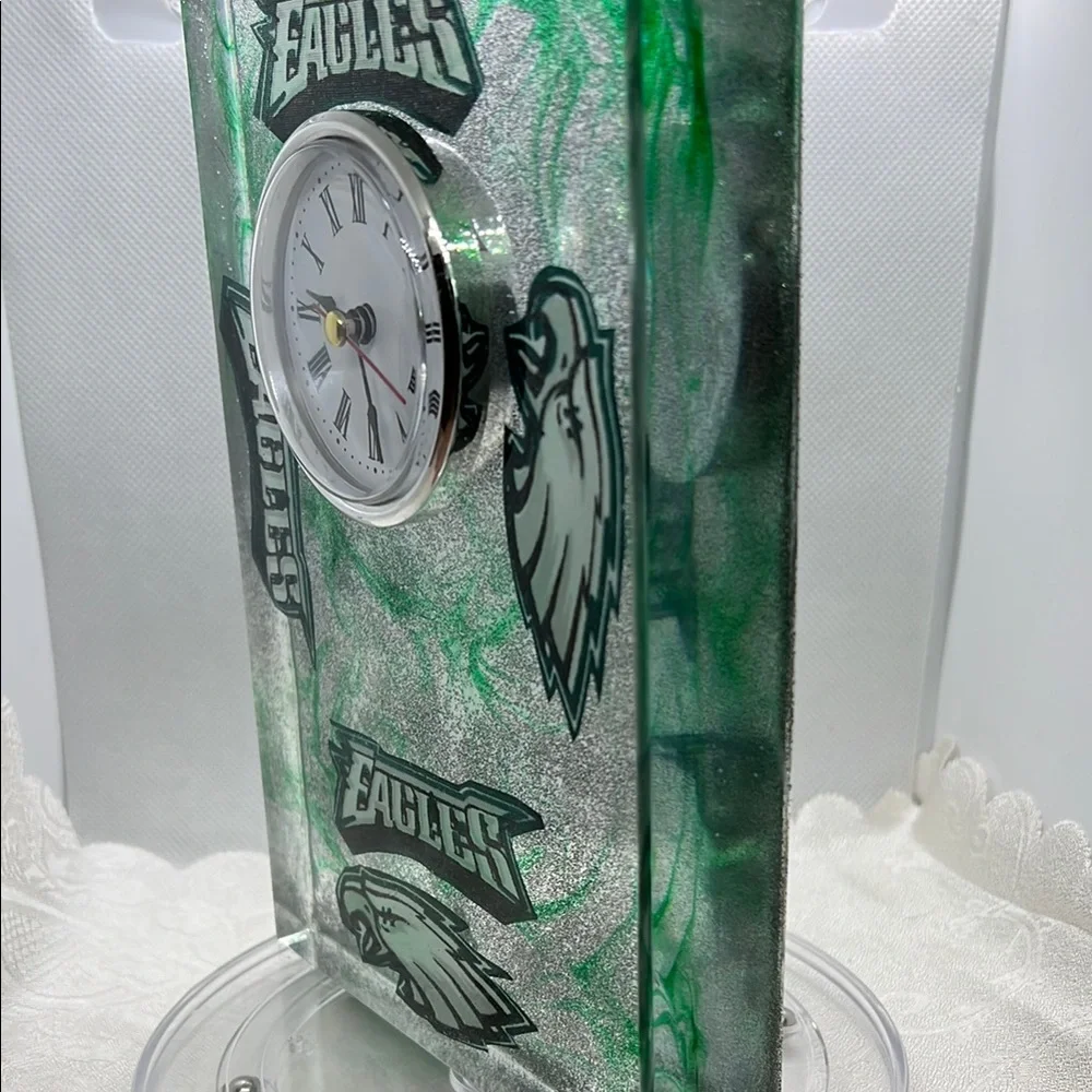 Green and Silver Decorative Clock - Picture 6 of 12
